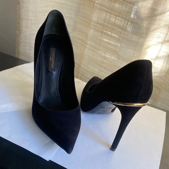 Louis Vuitton black suede leather pumps gold metal trim size 36-6 heels Italy - Picture 1 of 9